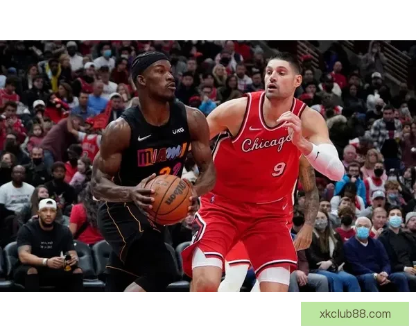 富尔茨迎来猛龙生涯首秀 接巴恩斯精准助攻命中首球