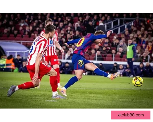 西甲巴萨2比1逆转马竞 莱万绝杀助队7分领跑 西甲巴萨2比1逆转马竞 莱万绝杀助队7分领跑