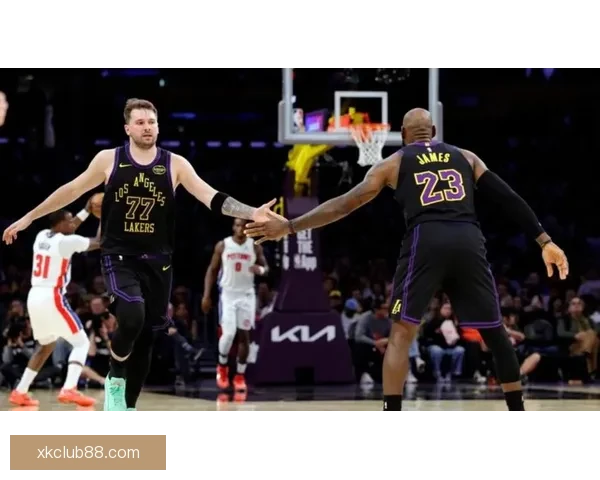 东契奇腿筋受伤詹姆斯回归持球核心湖人再靠老将支撑